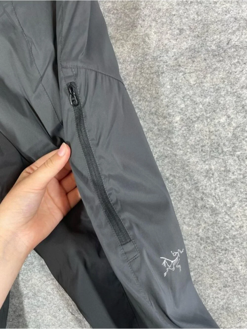 Arc’teryx Mens Capri Pants Gray Small Hiking Waterproof Outdoor Trail Shell
